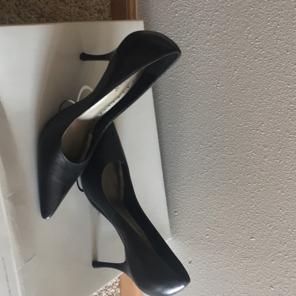 BCBG Shoes - Picture 2 of 6
